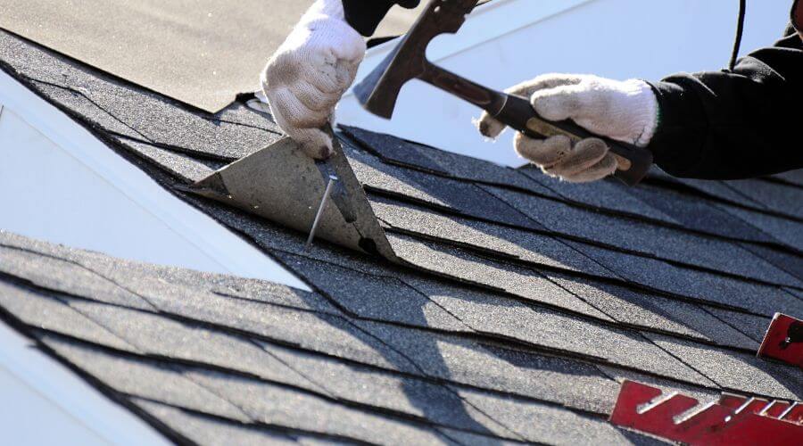 Expert Emergency Roof Repairs services in Holcomb, IL